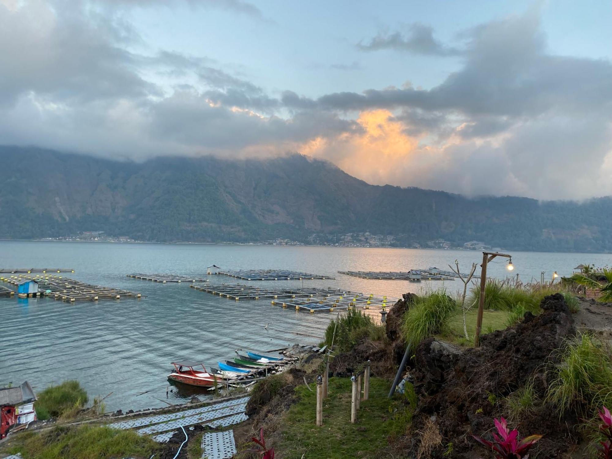 D' Tepi Danau Glamping Hotel Kintamani Екстериор снимка